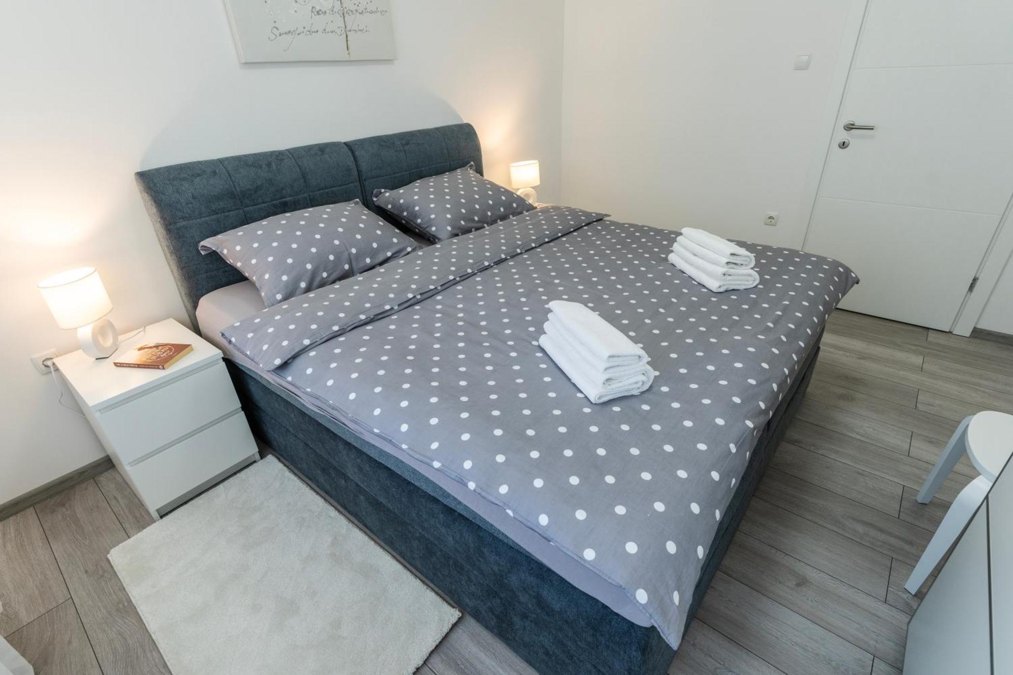 Ferienwohnung Lusi Otočac Exterior foto